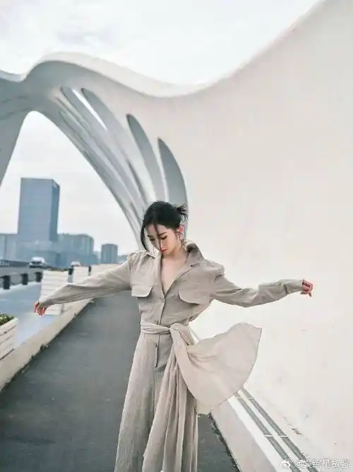 孟美岐光脚唱归途有风