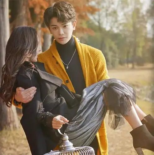 丁禹兮的《韫色过浓》吻戏过多,糖分超标,看完直呼想谈恋爱