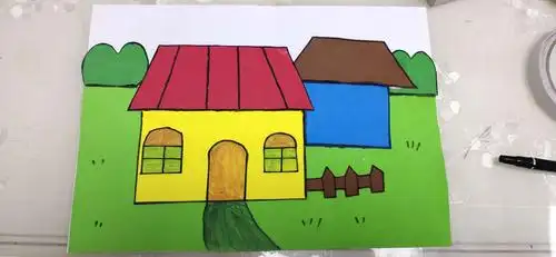 大家好我是昌吉市第一小学,三年级三(3)班李作轩同学,我平时喜欢画画