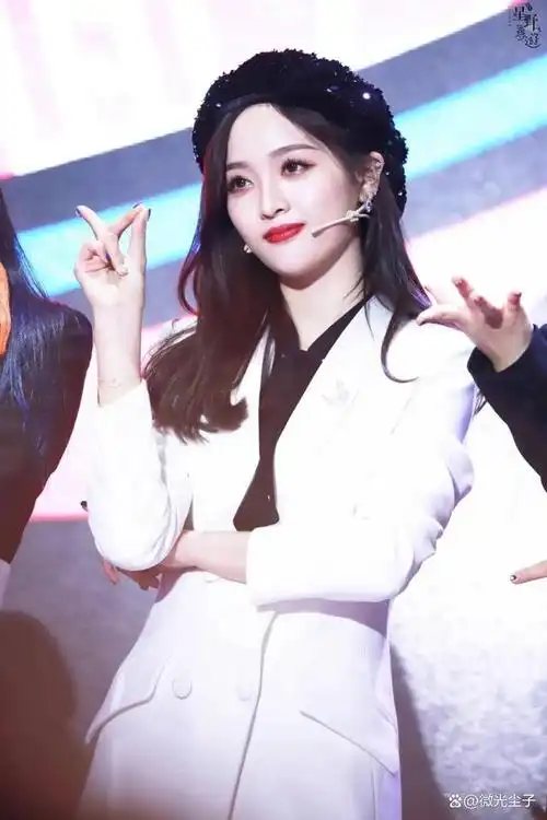 姐姐颇有韩女团风范白到发光曾是火箭少女101颜值担当