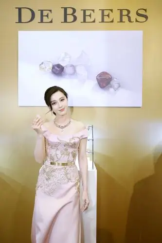 戴比尔斯珠宝全球首席执行官francois delage与范冰冰出席