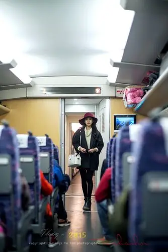 【在动车上.摄影图片】南宁人像摄影_铁鹰视觉_太平洋电脑网摄影部落