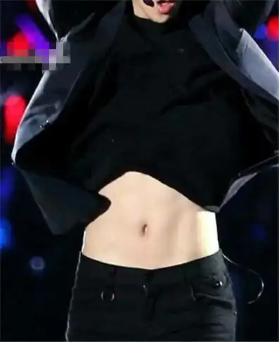 【图】网曝吴世勋腹肌图片 线条诱人引女粉丝疯狂舔屏