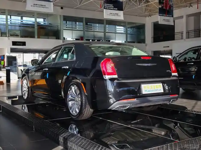 0l 克莱斯勒300c 自动版空间大吗 克莱斯勒300c购车手册_太平洋汽车
