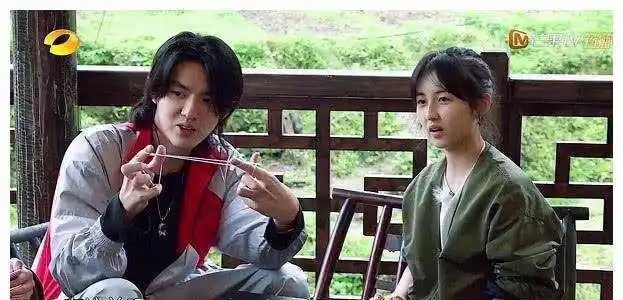 原创因一个眼神出名的张子枫冯小刚赞她天才陈可辛后悔太迟认识她