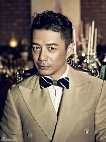 组图:段奕宏时尚大片 绅士微笑展熟男魅力_高清图集_新浪网