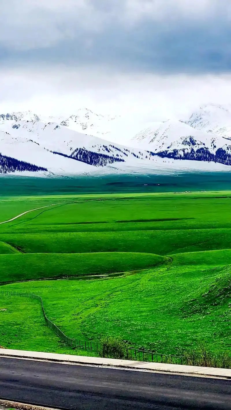 那拉提 #户外 #风景 #同城热点 #文案 #原创图片  - 抖音