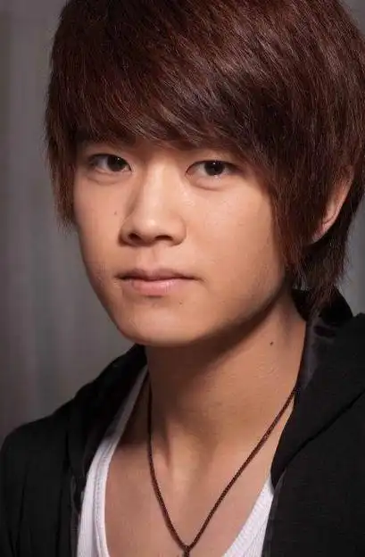 任嘉伦出道前后对比,走非主流痞帅风路线,忍不住想要爬墙