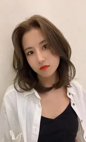 2020新流行发型29款,一看就很喜欢,瘦脸时尚显气质