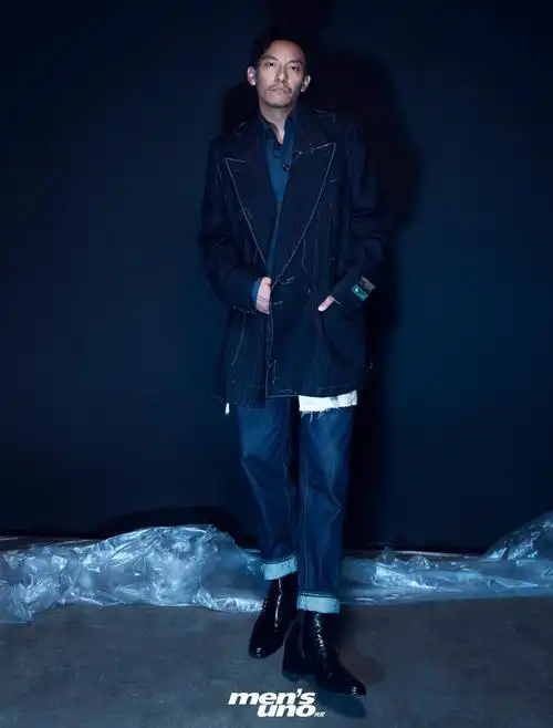 张震 登上《风度mens uno》9月号封面,成熟冷峻的外形