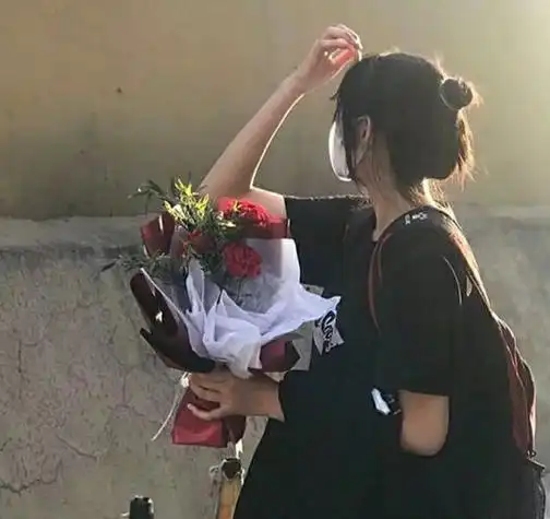 第890期女生头像:0111温柔ins鲜花捧花女生头像