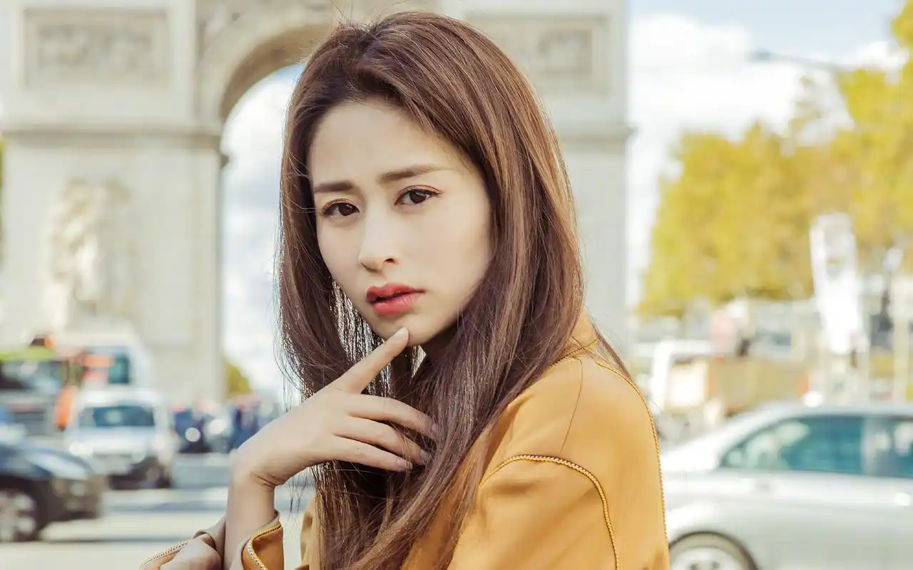 颖儿唯美街拍高清桌面壁纸
