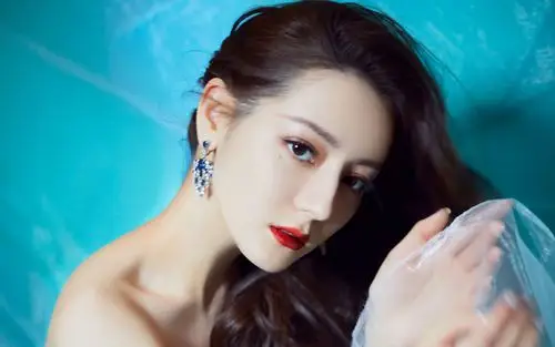 迪丽热巴性感妩媚写真桌面壁纸