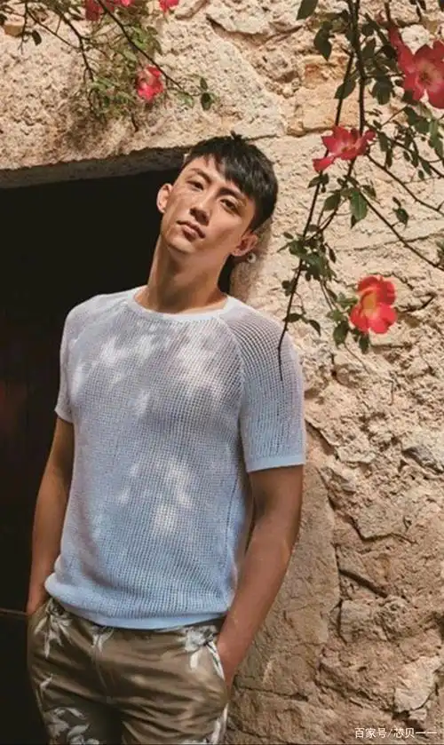 黄景瑜图片,高大的身型俊朗的外表,型男范十足