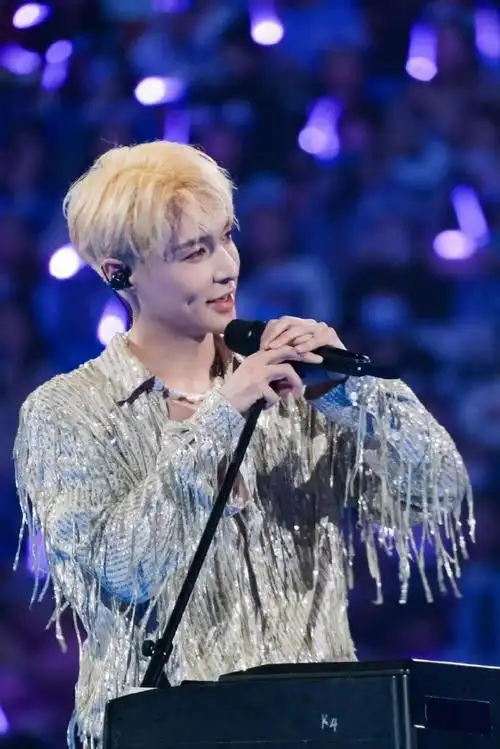 演唱会上再现夺命八颠 ,直接封神!张艺兴!我的命你拿去啊啊啊啊