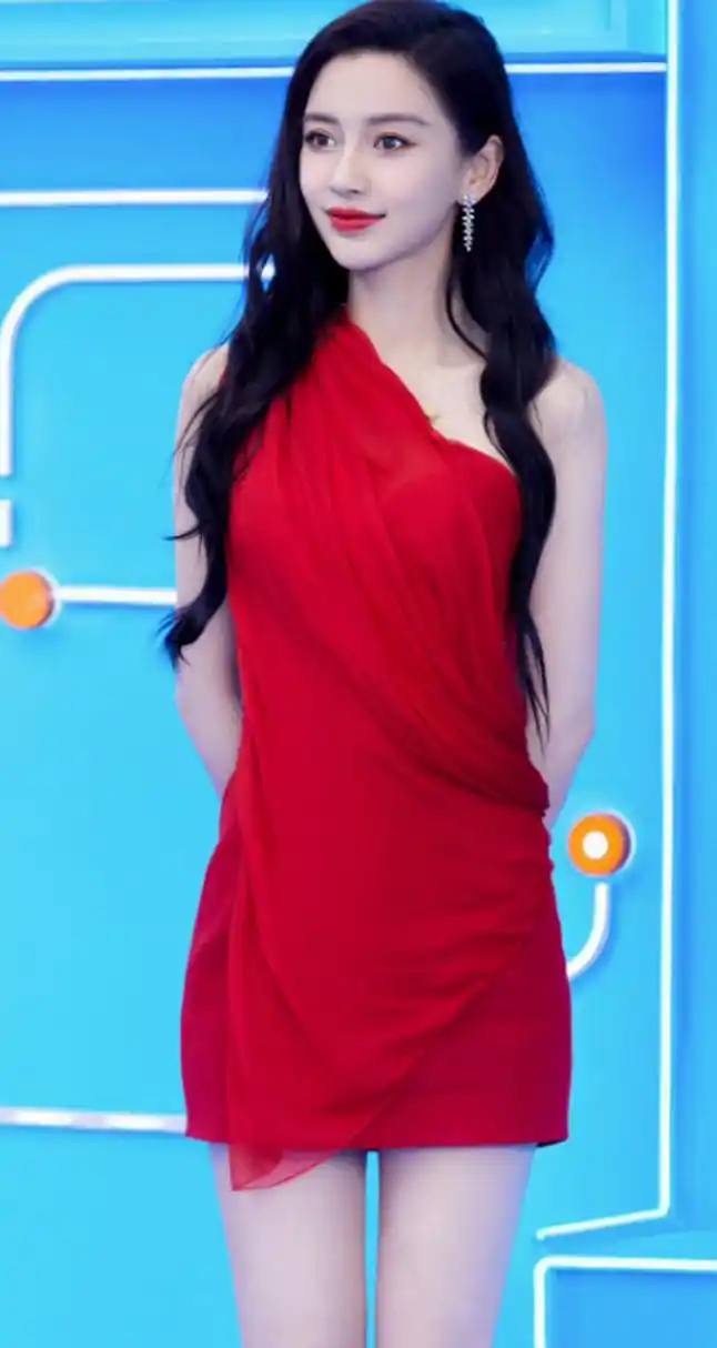 angelababy红裙造型,皮肤好白呀,都有点假了 #angelababy# #秋日生活