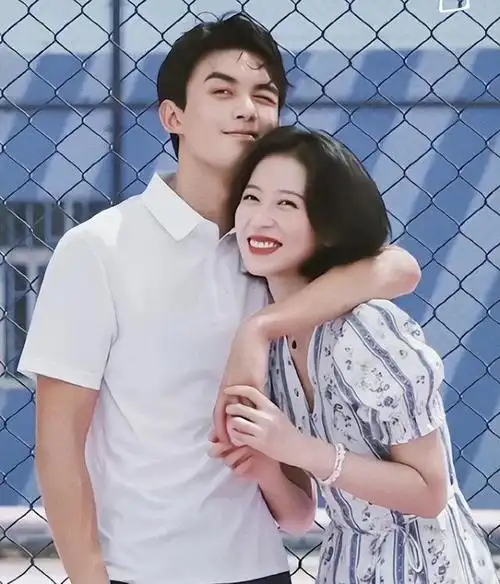 吴磊《爱情而已》上星央八!剧照姐狗cp感十足,粉丝:期待了!