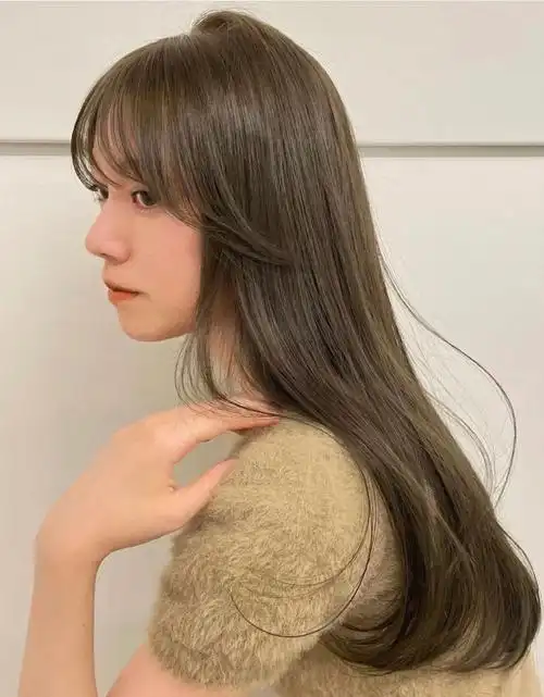 色"雾感冷茶棕色"温柔好看超级品白温柔的颜色冷茶棕染完可以告别浓妆