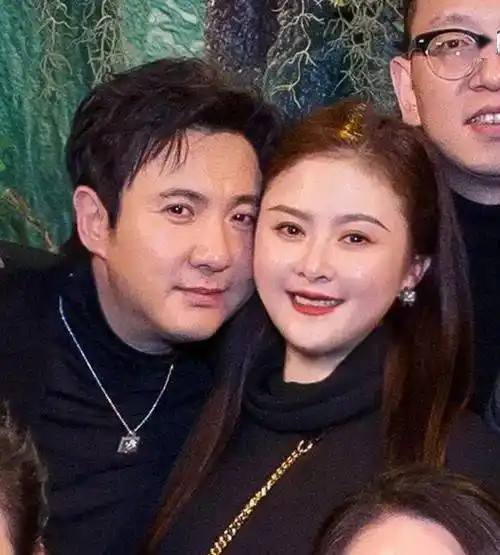 沈腾妻子"毁容式"近照曝光,被嘲上热搜:看吧,他迟早会离婚!