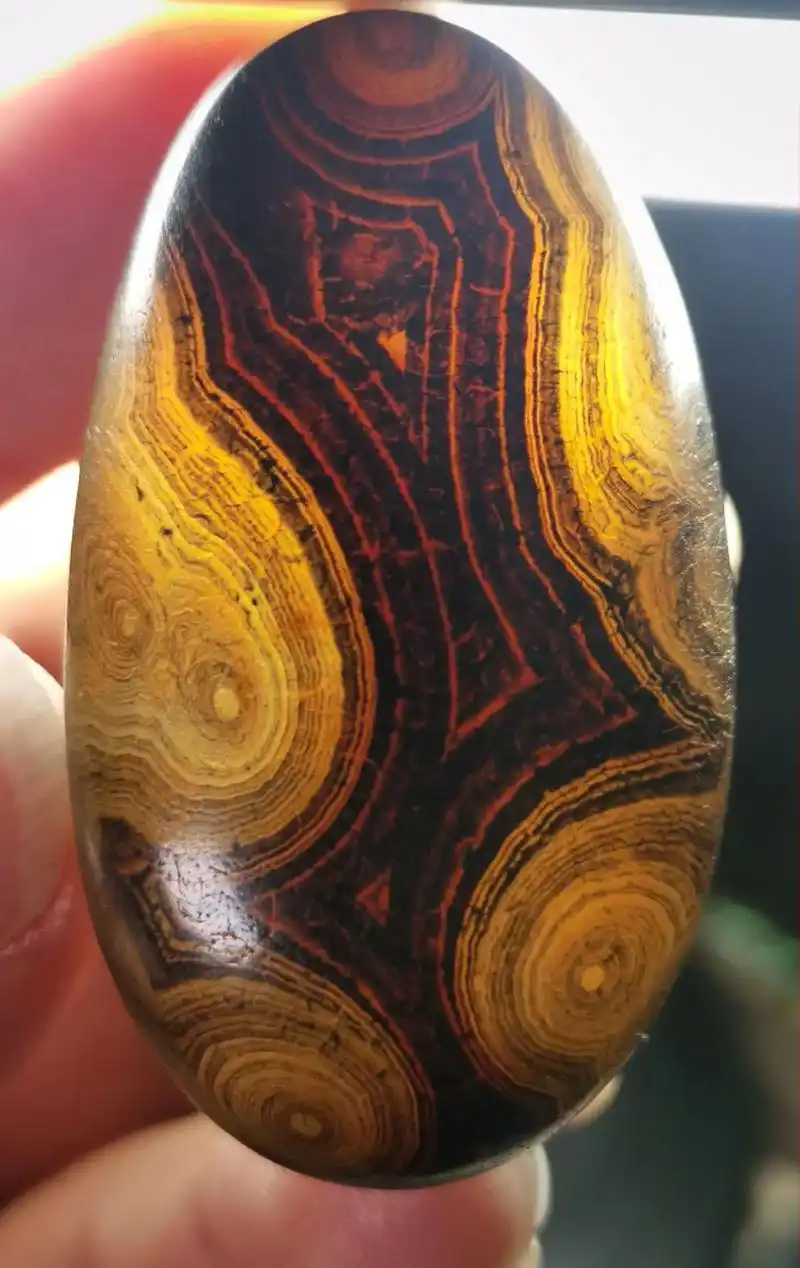 马达加斯加玛瑙原石,马料,冰彩玛瑙,玛瑙原石,奇石,观赏石 【题名】