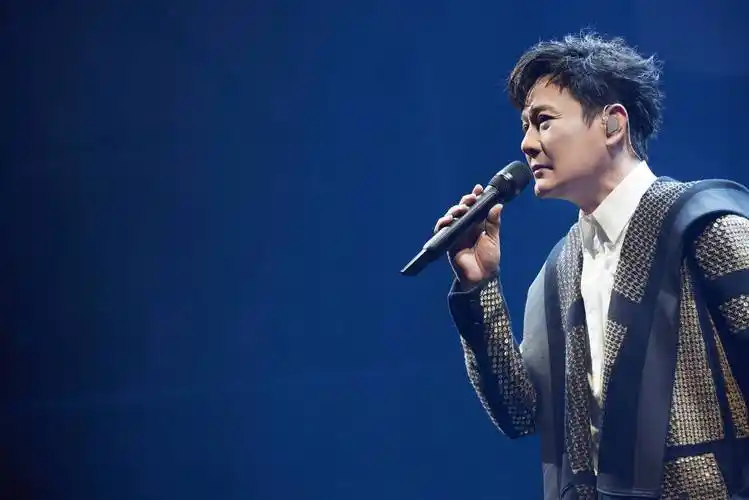 张信哲厦门演唱会,哲式小惊喜温暖全场,歌迷热情欢迎阿哲归家  第4张