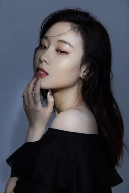 人像摄影超凡脱俗尽展魅力美在当下