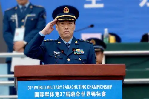 空军副司令员郑群良在开幕式上致辞.特约记者  申进科 摄