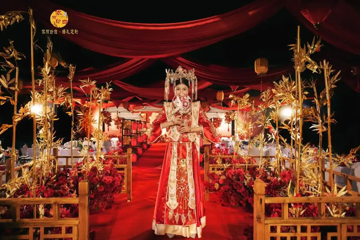 请大数据推给喜欢高端中式婚礼的新人[ - 抖音