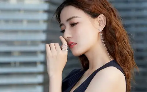 徐璐性感气质照片-美女壁纸-高清美女图片-第4图-娟娟壁纸