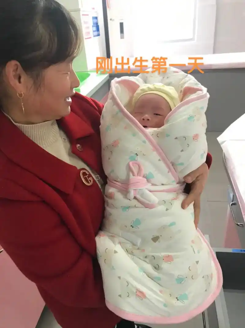 刚出生第一天刚出生第一天出生第五天照片出生第五天照片出生第五