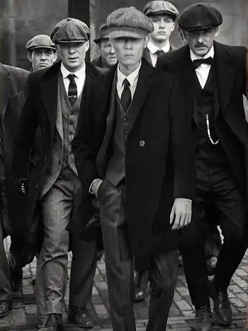 西装暴徒今天是穿定制西装大衣的医疗兵