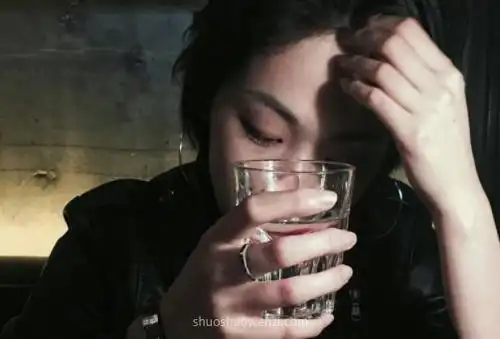 女孩子分手后伤感说说精选50句