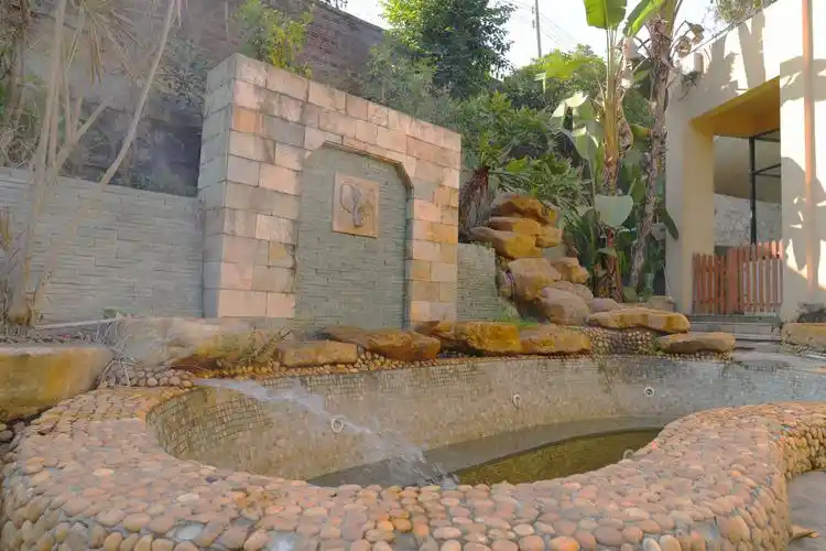 享悦高端休闲温泉度假庄园别墅|11房18床,连绵山景,超大泳池,豪华装修