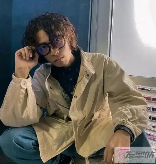 2021男生烫头推荐最帅的烫发打造男神风