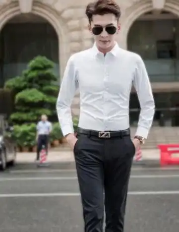 男生白衬衫与休闲西裤搭配