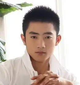 毛刺向蘑菇头的过渡期间留什么发型?