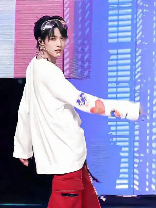 刘耀文护目镜yyds