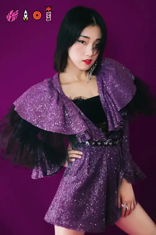 简介:火箭少女101紫色系魅惑写真图片,分享一组火箭少女101图片给大家