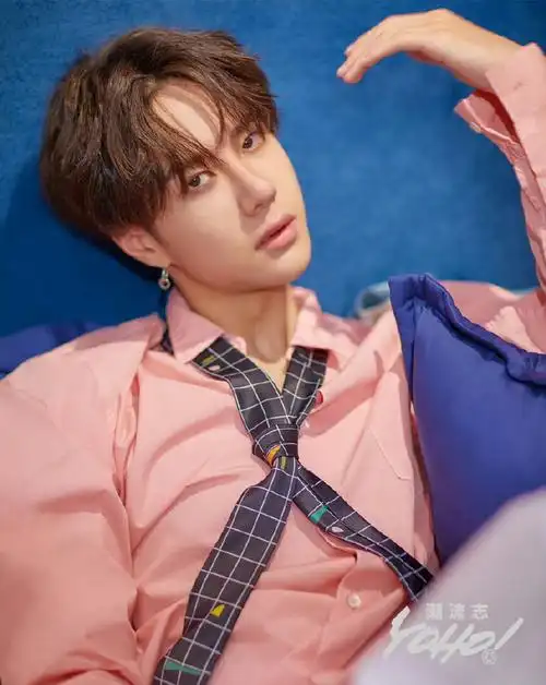 yoho!潮流志2017年9月刊～很sexy#王一博的考古日常