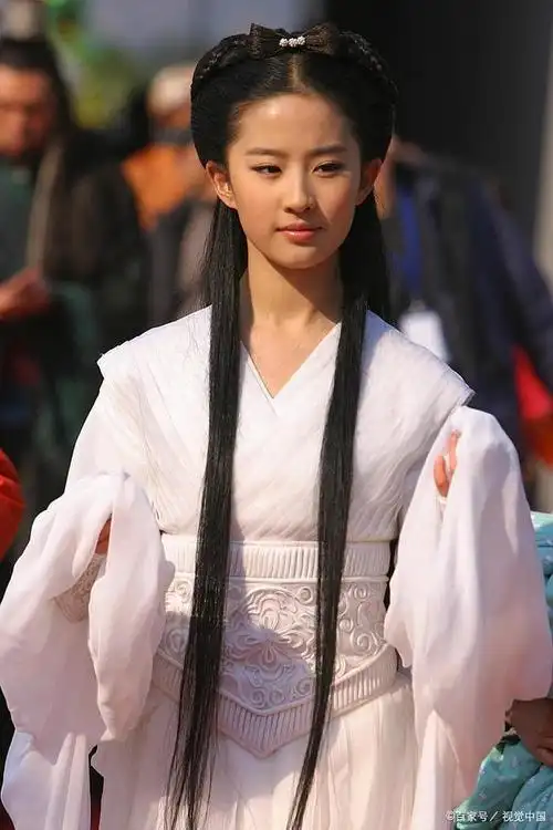 刘亦菲诸神时代闯出来的超一线女星