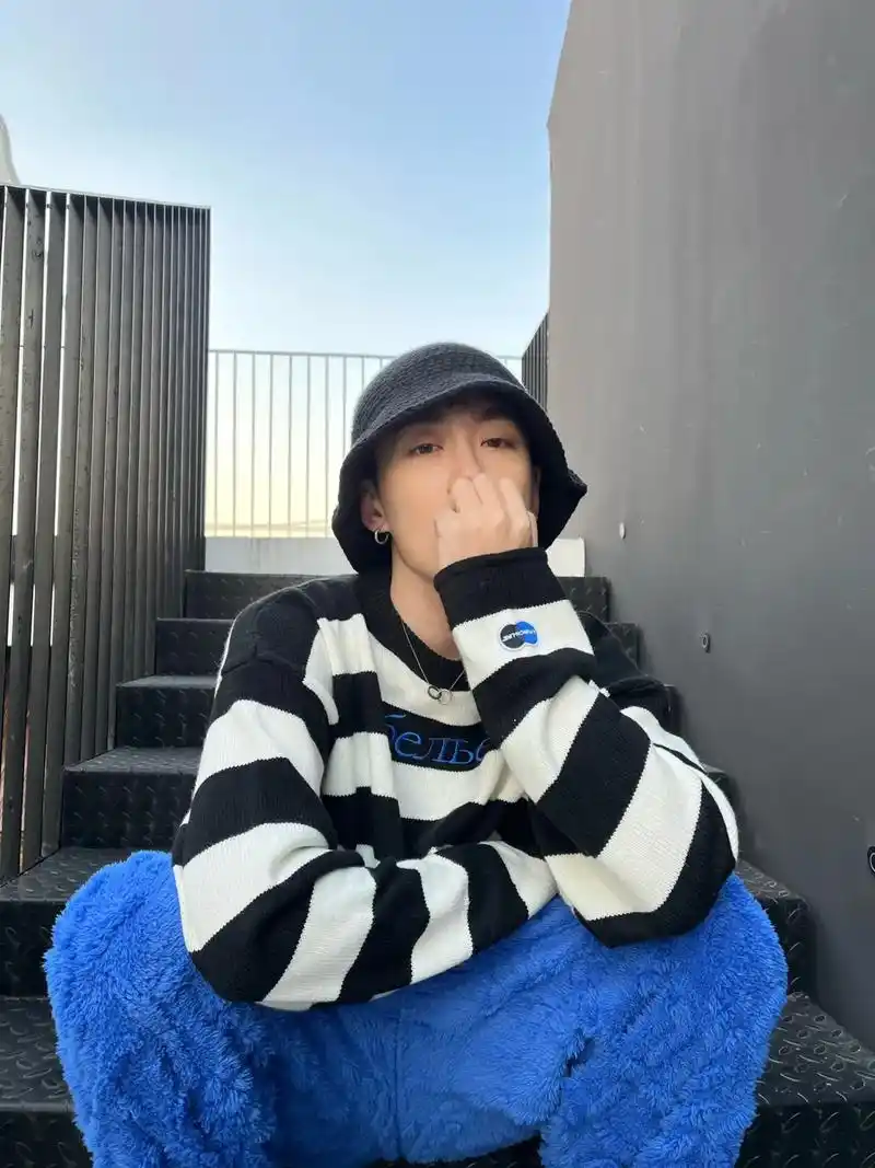 apunchline冬日情侣穿搭get起来#毛衣控 #oot - 抖音