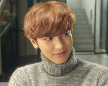 朴灿烈 又是高领毛衣!还那样笑,绝杀!