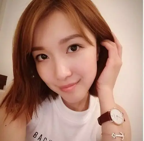 梁洛施晒千元午餐炫富足生活,李泽楷新欢晒美照暗示年华正好