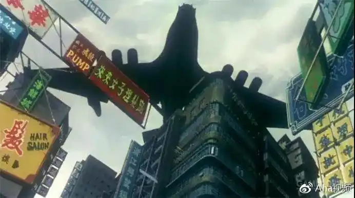 《攻壳机动队》中高度还原的街景,和从头上呼啸而过的飞机