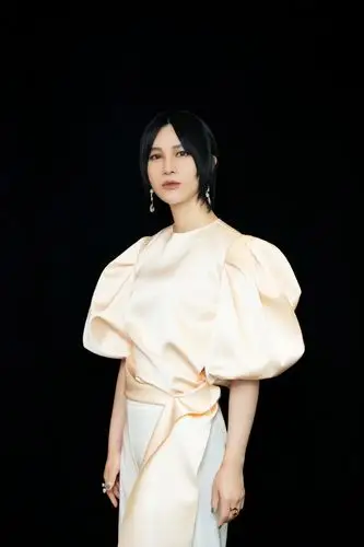 电子唱作人尚雯婕时尚性感写真59