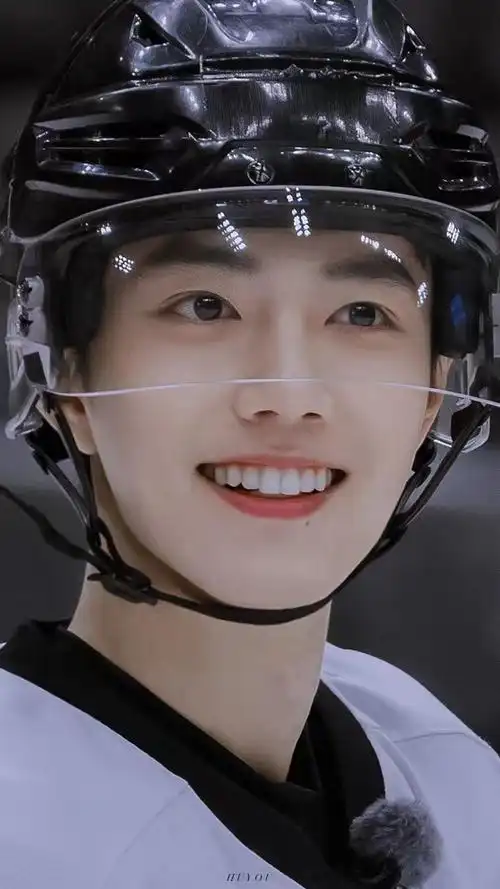 肖战笑得好元气#是谁沦陷在肖战的元气笑容里了(是我