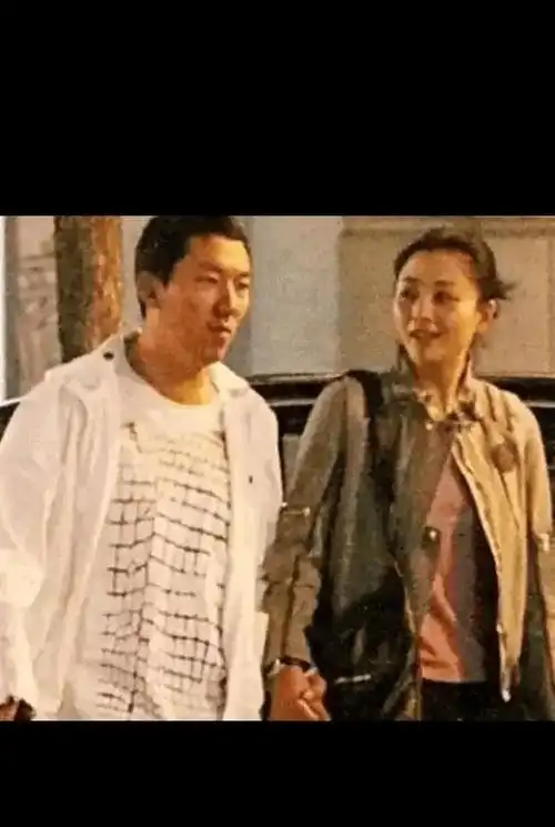 多辆豪车轮流开,如今45岁却活得像20岁_殷桃_孙东海_沈俊成