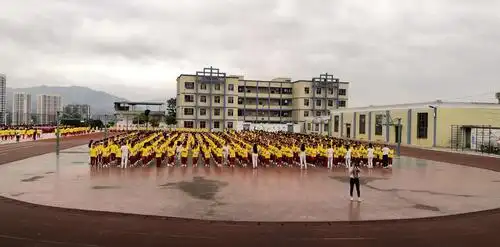 贵定二中第八届校园文化艺术节集锦