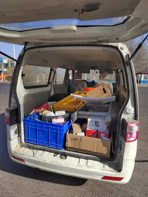 面包车如此客货混装危害大