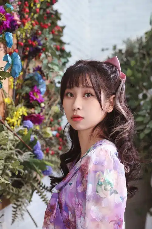 高秋梓新歌及mv同步上线甜蜜代码谱写春日恋曲